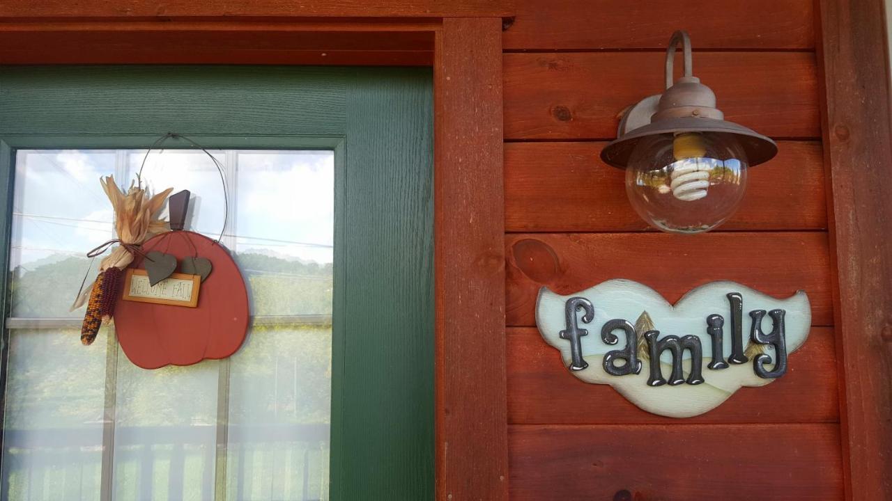 Amish Blessings Cabins มิลเลอร์สเบิร์ก ภายนอก รูปภาพ