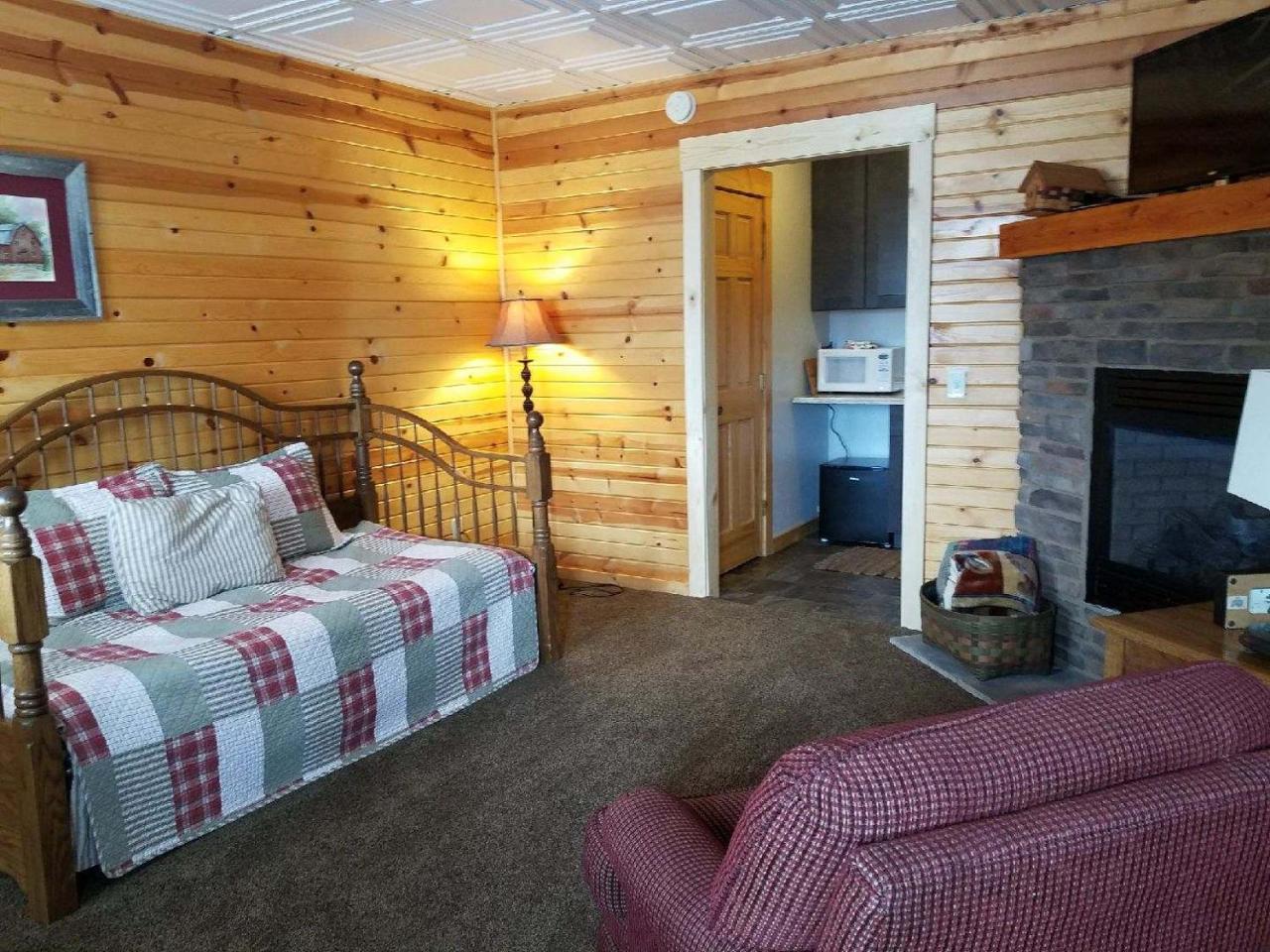 Amish Blessings Cabins มิลเลอร์สเบิร์ก ภายนอก รูปภาพ