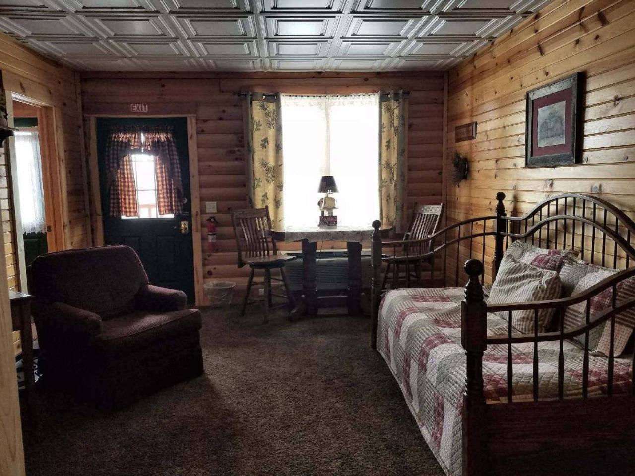 Amish Blessings Cabins มิลเลอร์สเบิร์ก ภายนอก รูปภาพ